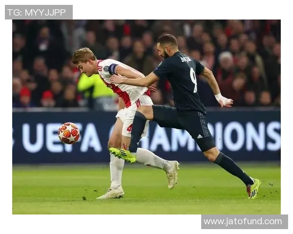 申方剑解读皇马与阿贾克斯对决的战术博弈与历史渊源